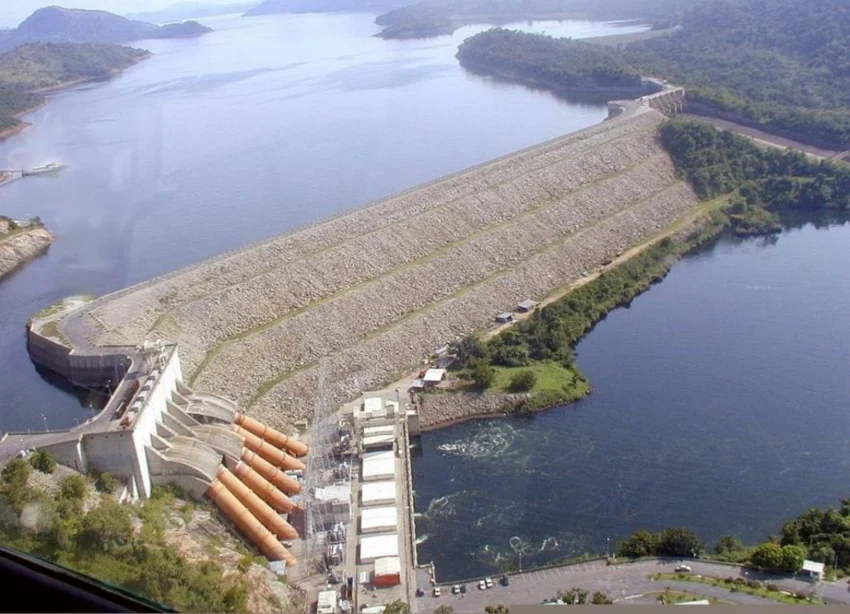 Land of Waterfalls & Forests 3 Akosombo Dam (2)
